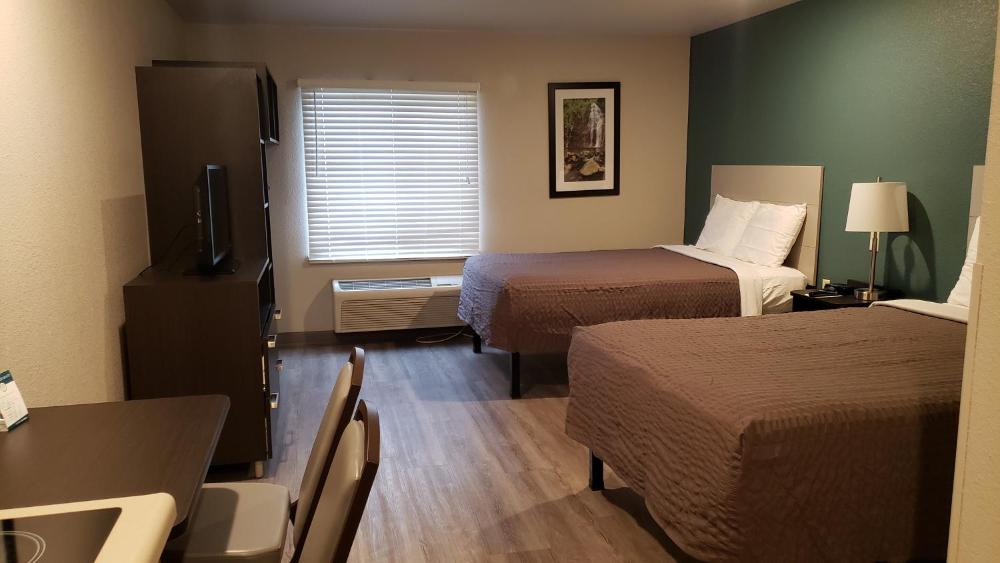 Double Room with Two Double Beds - Accessible/Non-Smoking interior